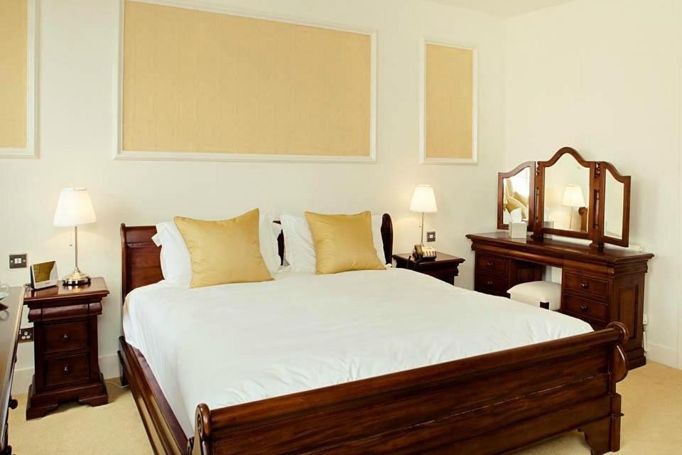 Kings Arms Hotel Bicester Esterno foto